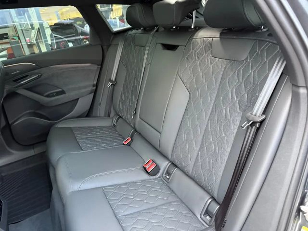 Audi S6 e-tron