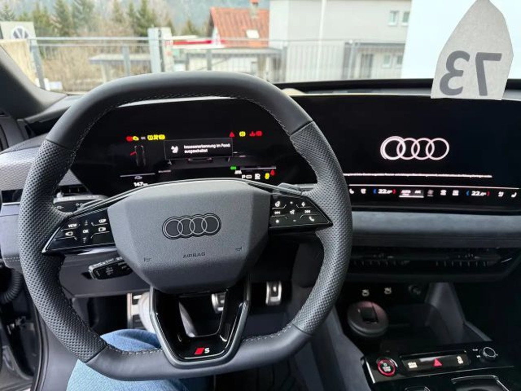 Audi S6 e-tron