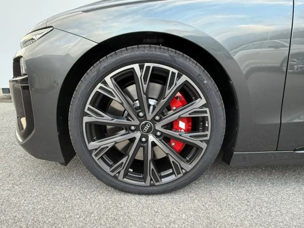 Audi S6 e-tron