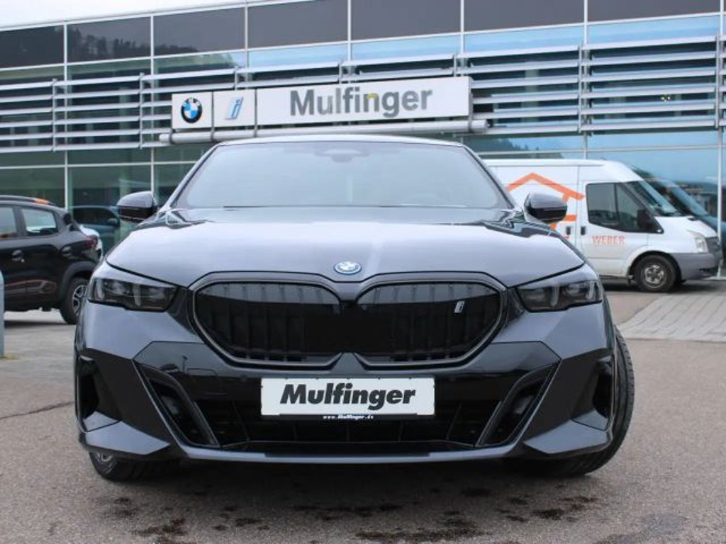 BMW i5