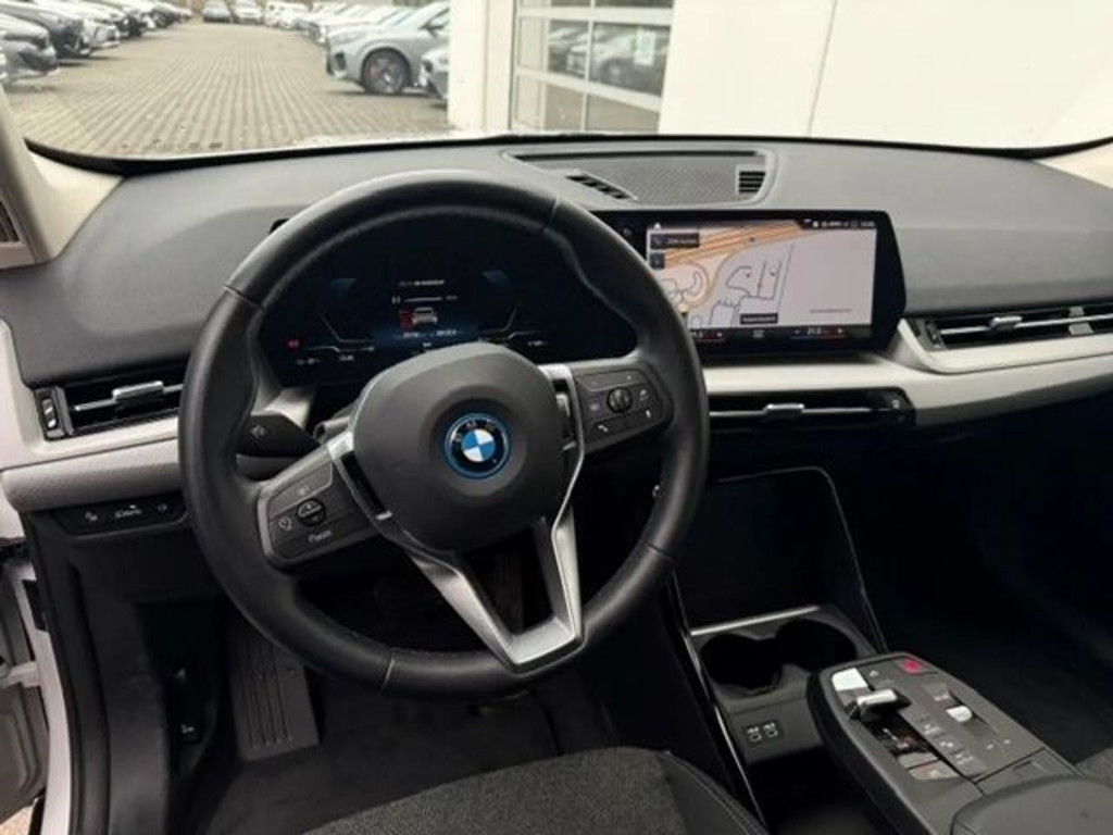 BMW iX1