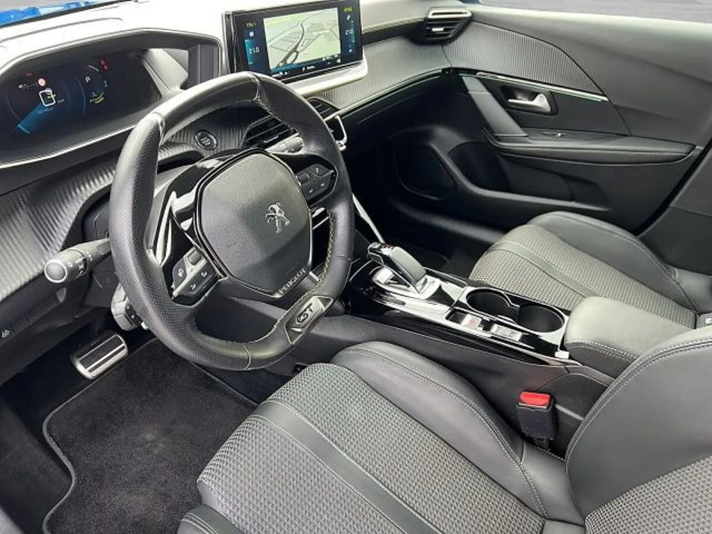 Peugeot e-208