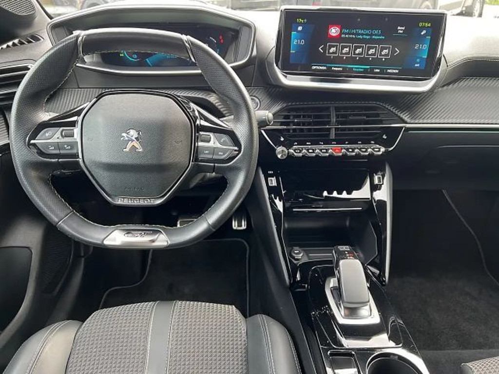 Peugeot e-208