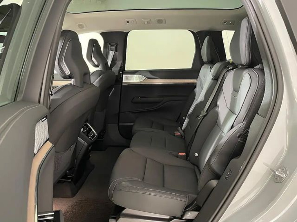 Volvo EX90
