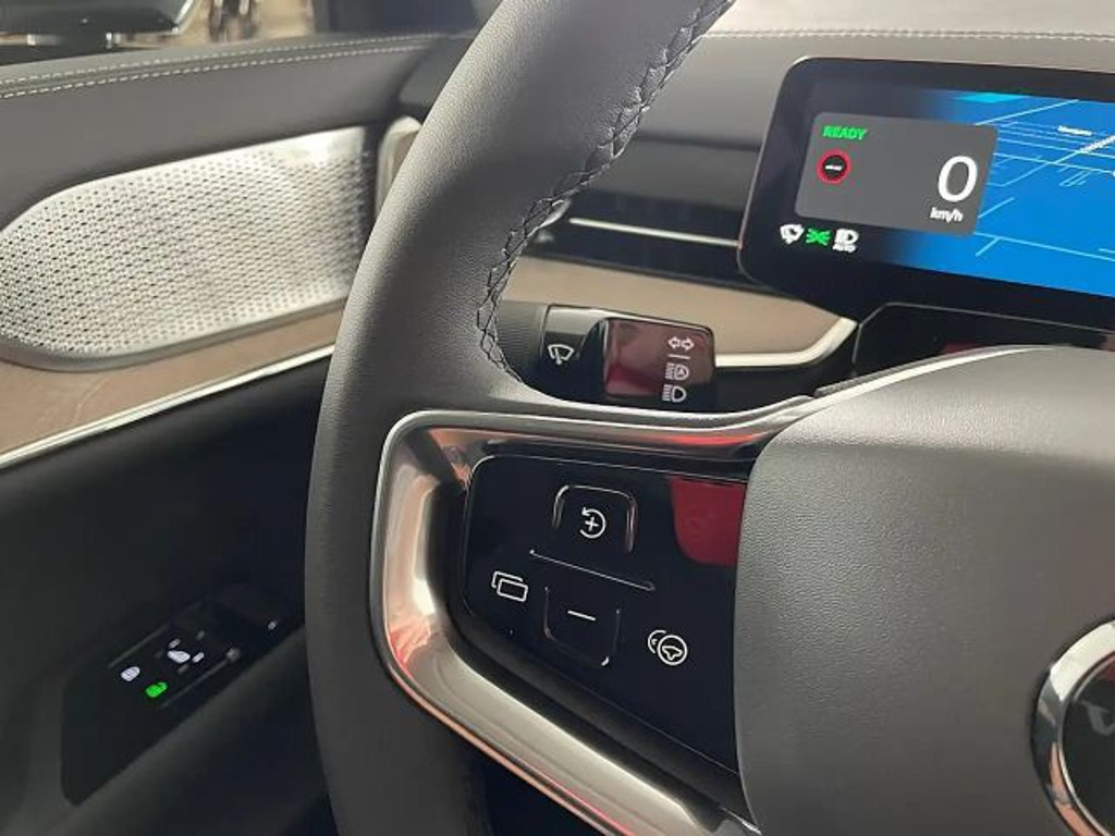 Volvo EX90