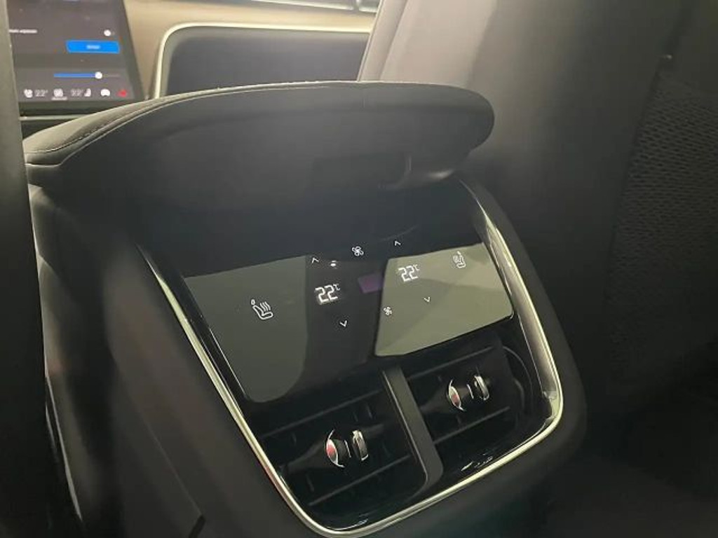 Volvo EX90