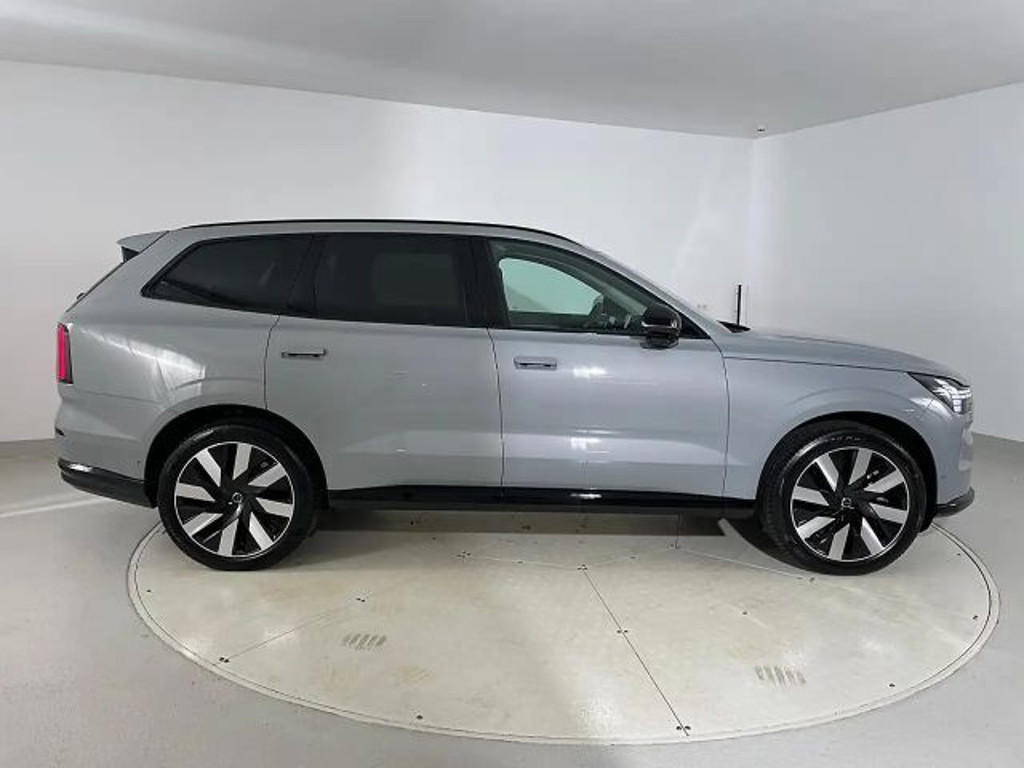 Volvo EX90
