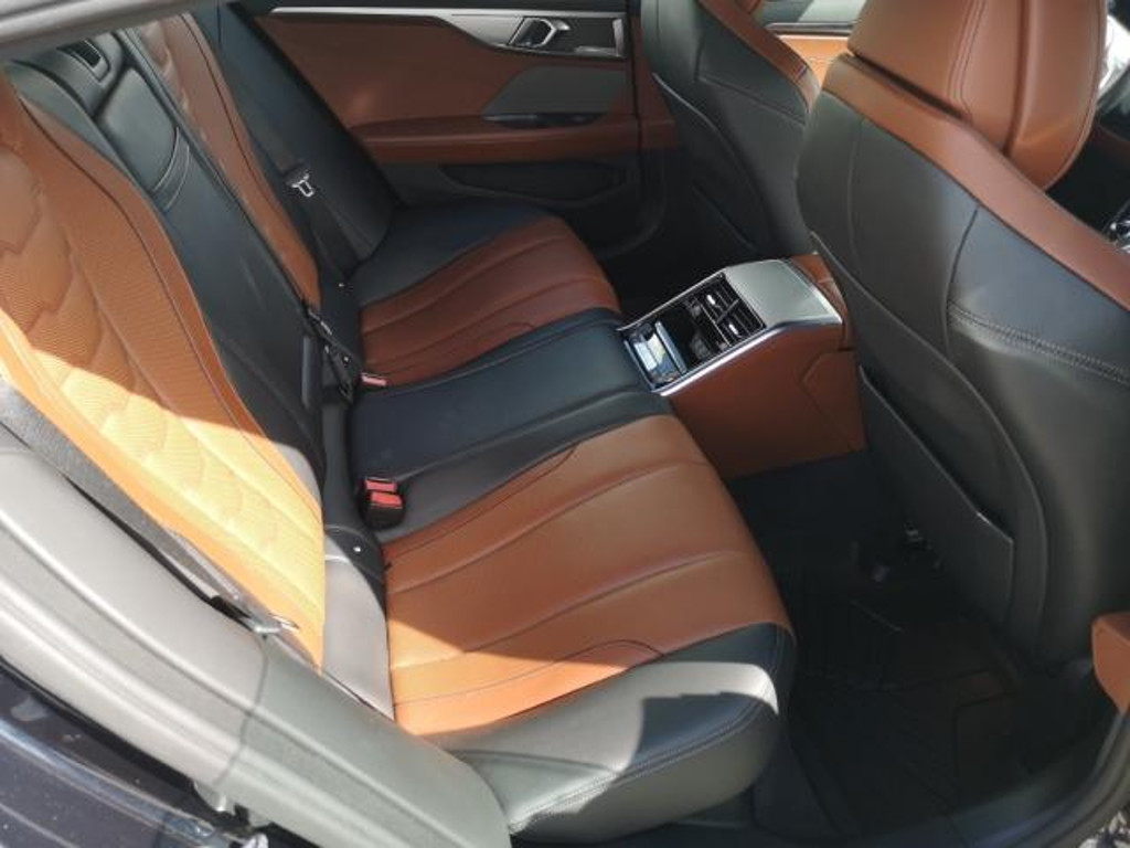 BMW M850