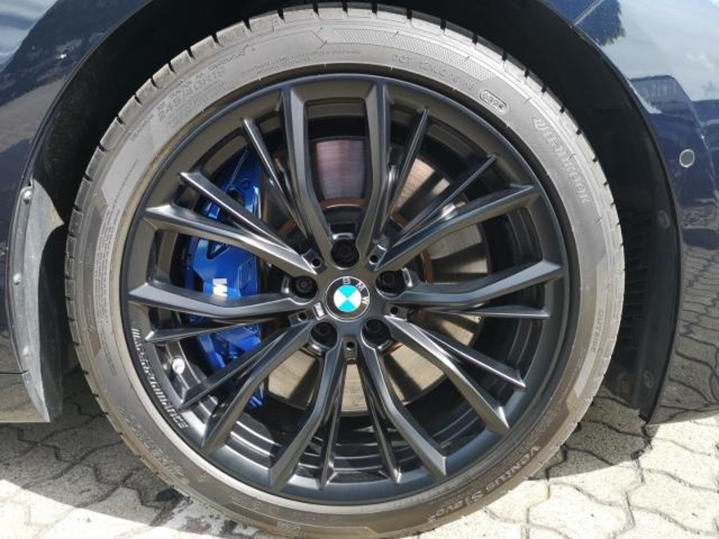 BMW M850
