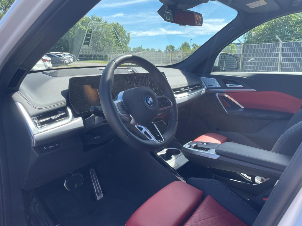 BMW iX1
