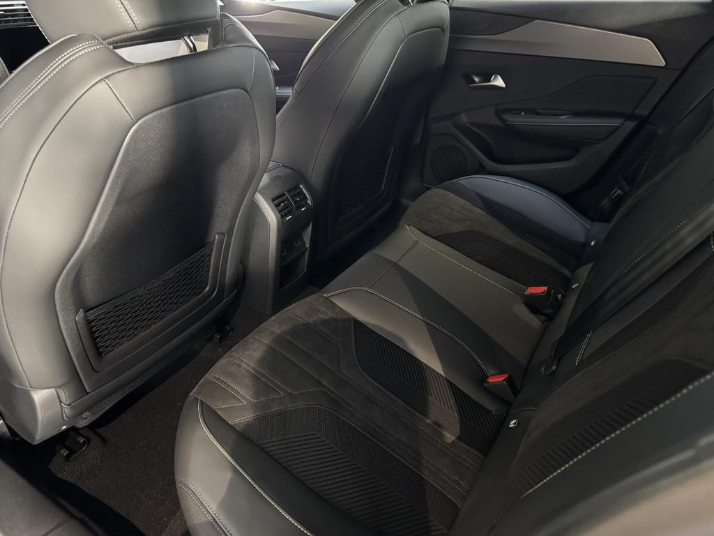 Peugeot e-308