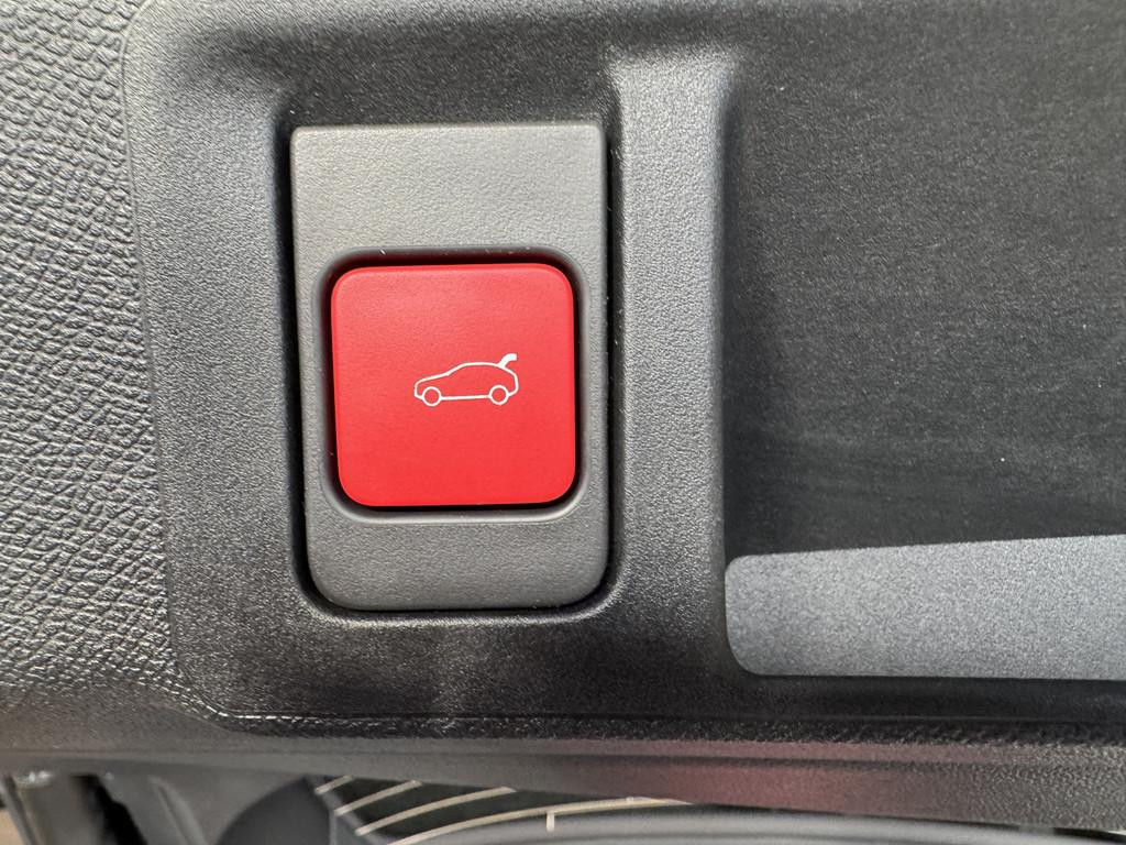 Peugeot e-308