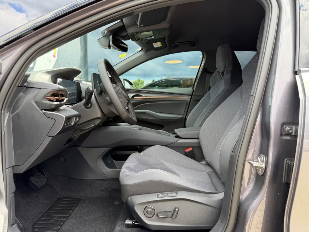 Cupra Raval