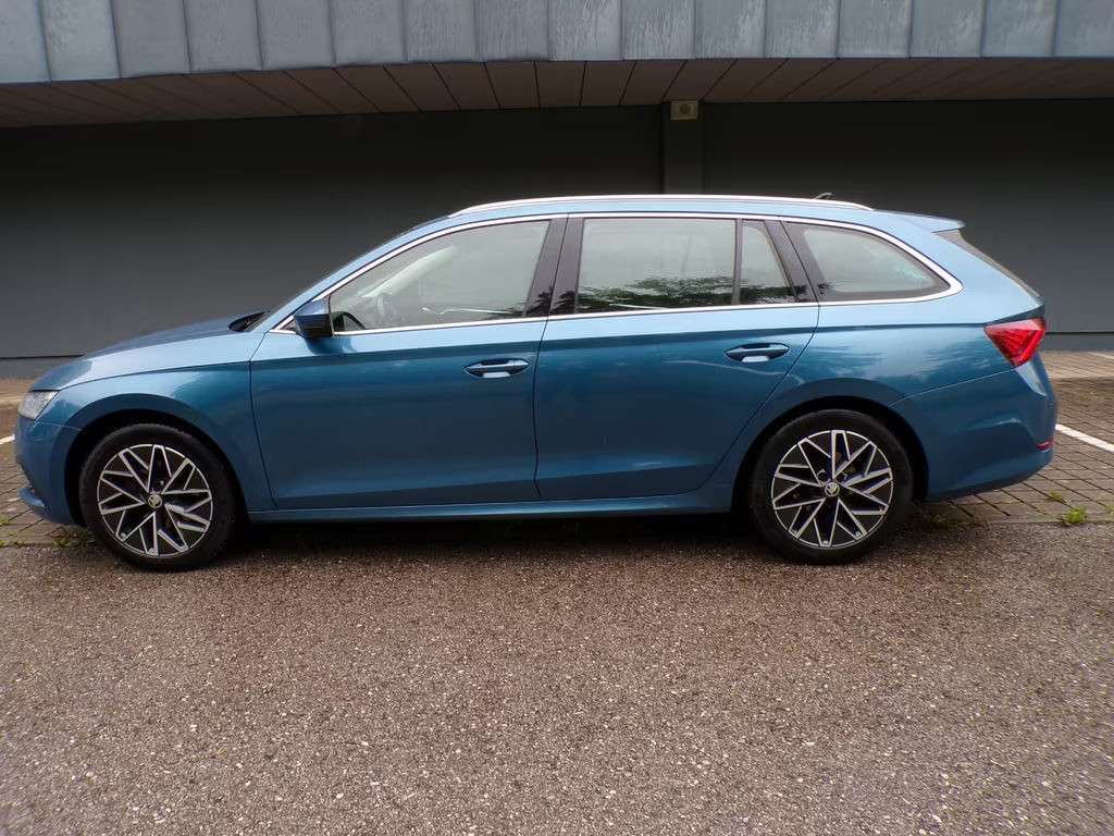 Skoda Octavia 2.0D"Combi"First Edition"AHK"HUD"ST-Hzg