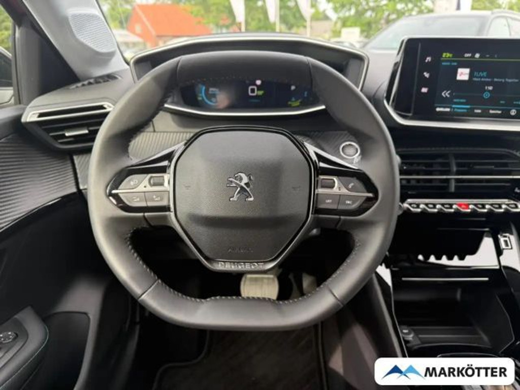 Peugeot e-208