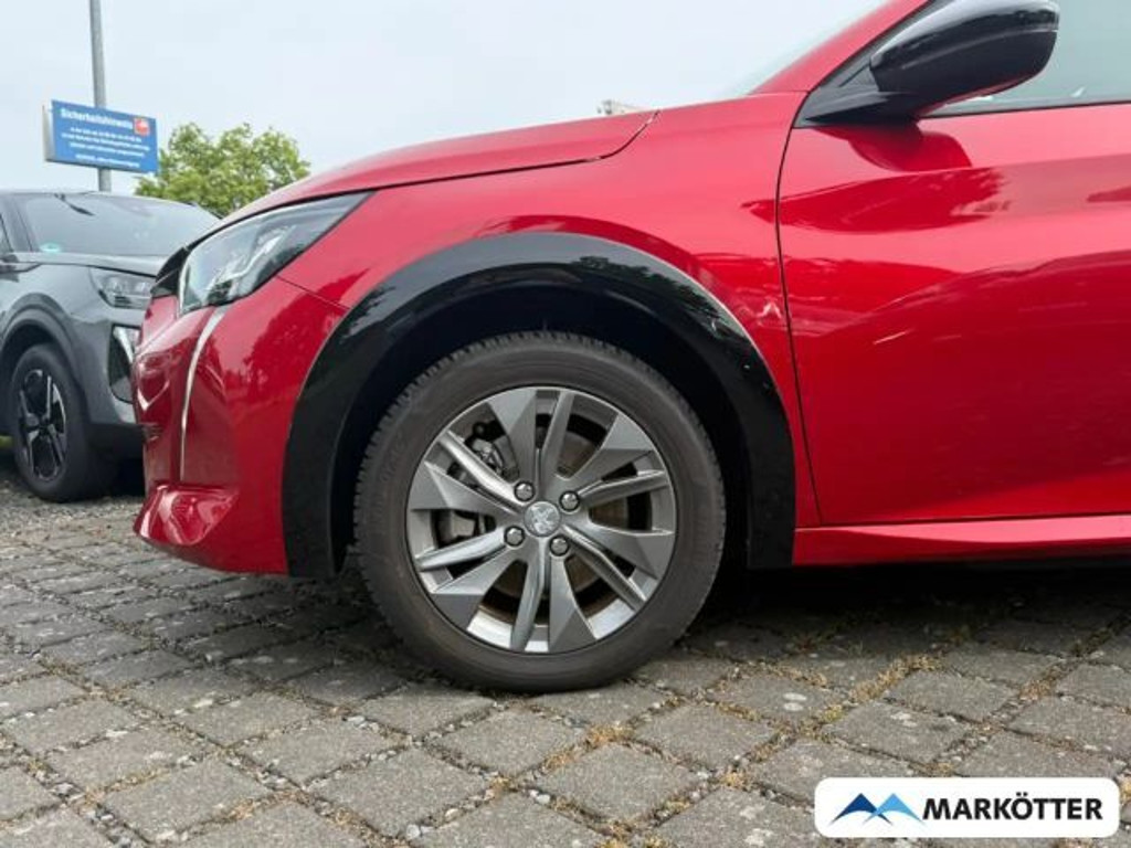 Peugeot e-208