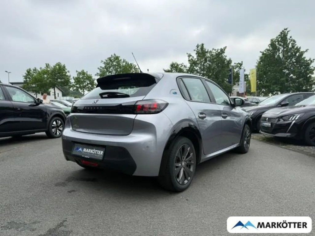 Peugeot e-208