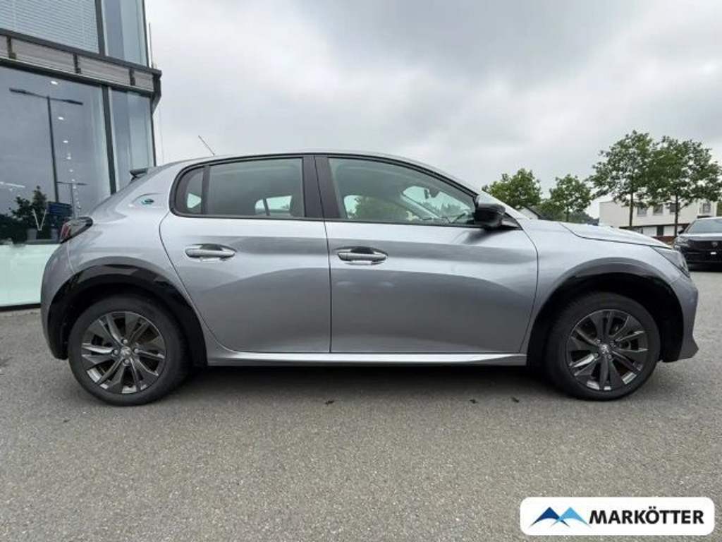 Peugeot e-208