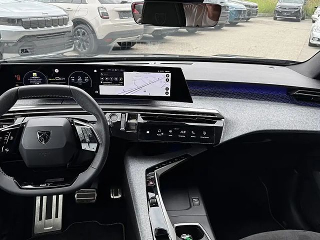 Peugeot E-5008