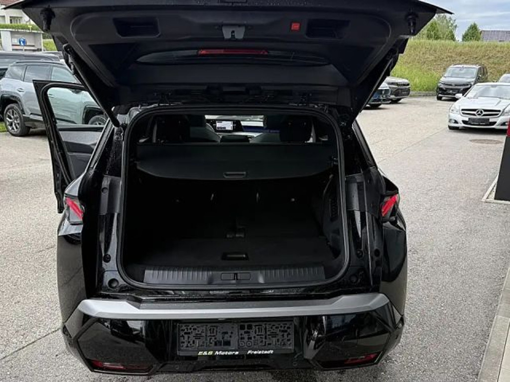 Peugeot E-5008