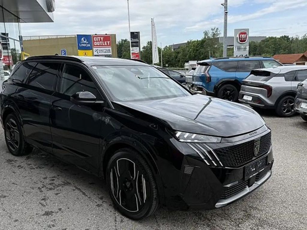 Peugeot E-5008