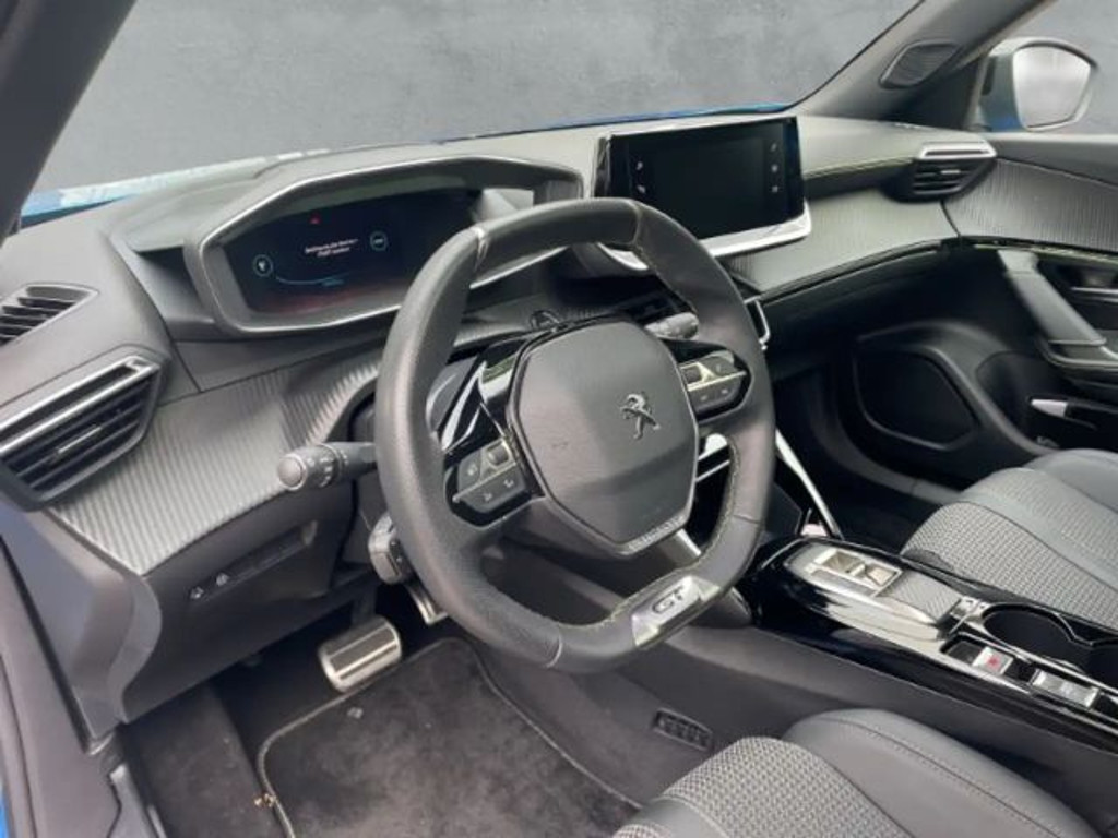Peugeot e-2008