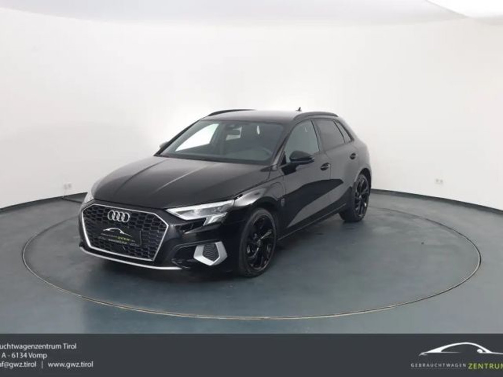 Audi A3 Sedan S-Line Hybride