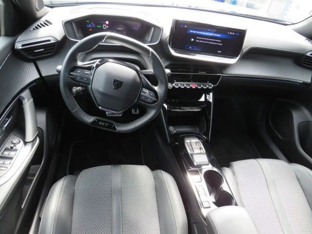 Peugeot e-2008
