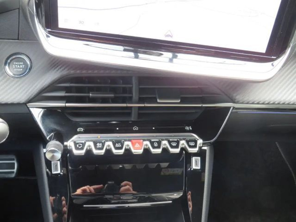 Peugeot e-2008