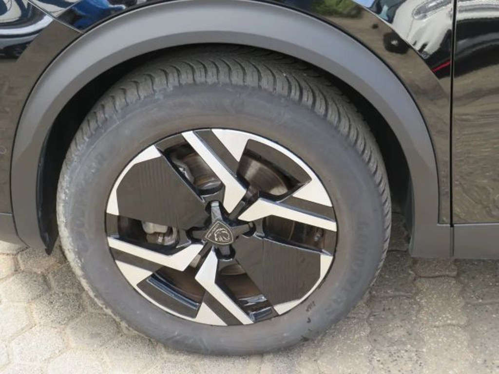 Peugeot e-2008