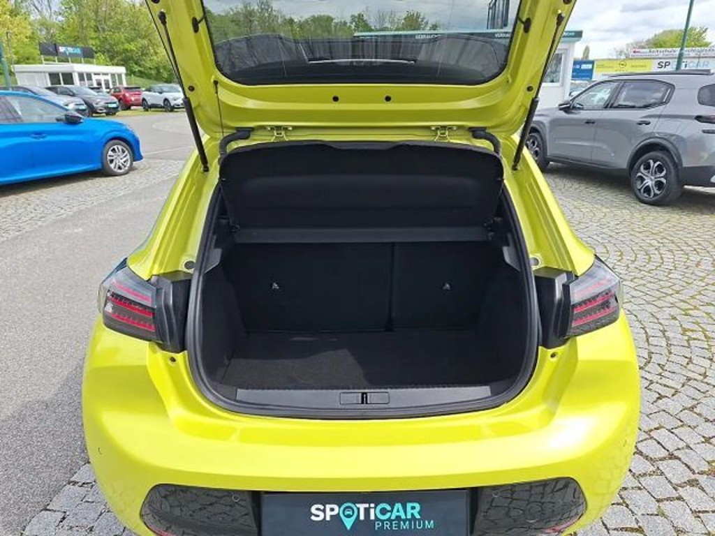 Peugeot e-208