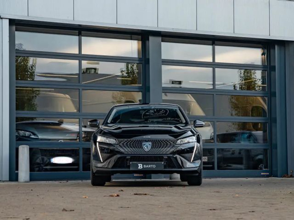 Peugeot 408 MHEV 136 PK AT | 360° Camera | Keyless | Navi |...