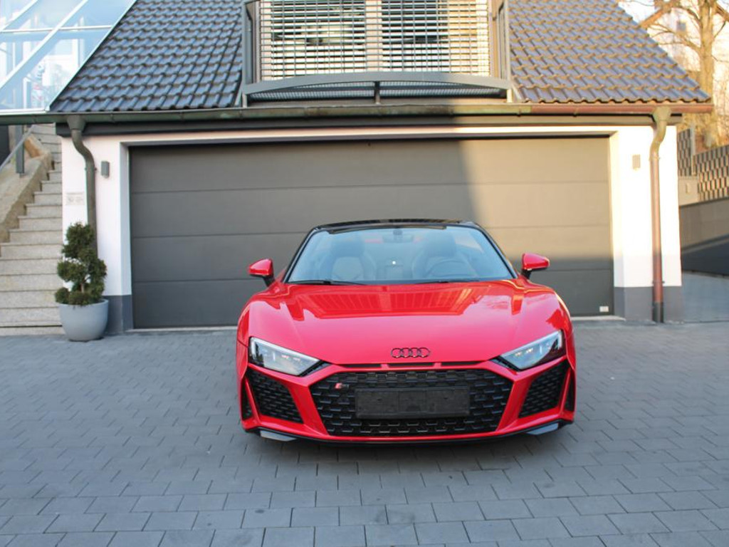 Audi R8