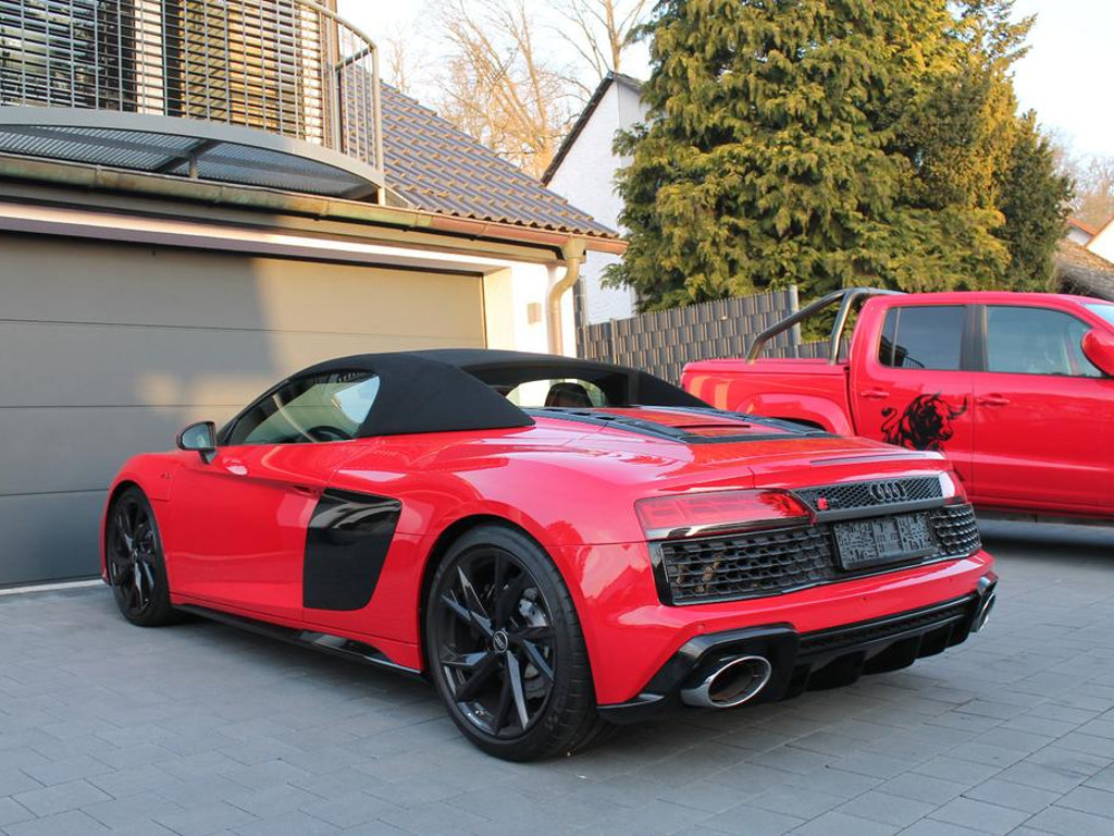 Audi R8