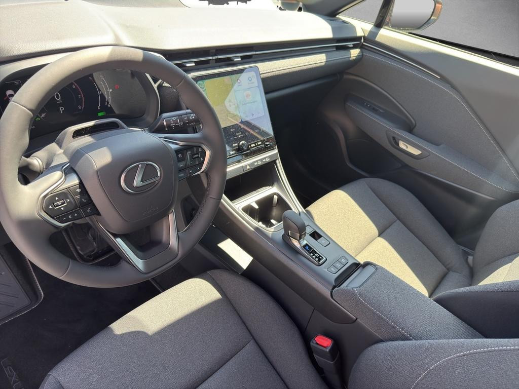 Lexus LBX