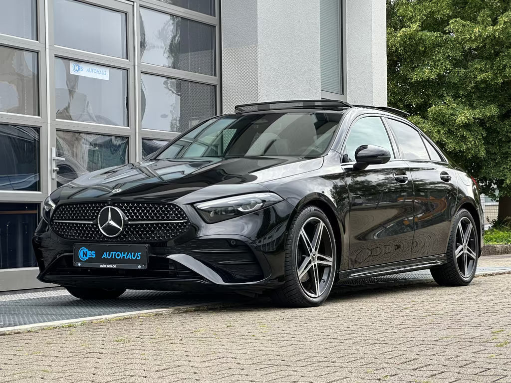 Mercedes-Benz A-Klasse A 200 AMG Line A 200 d