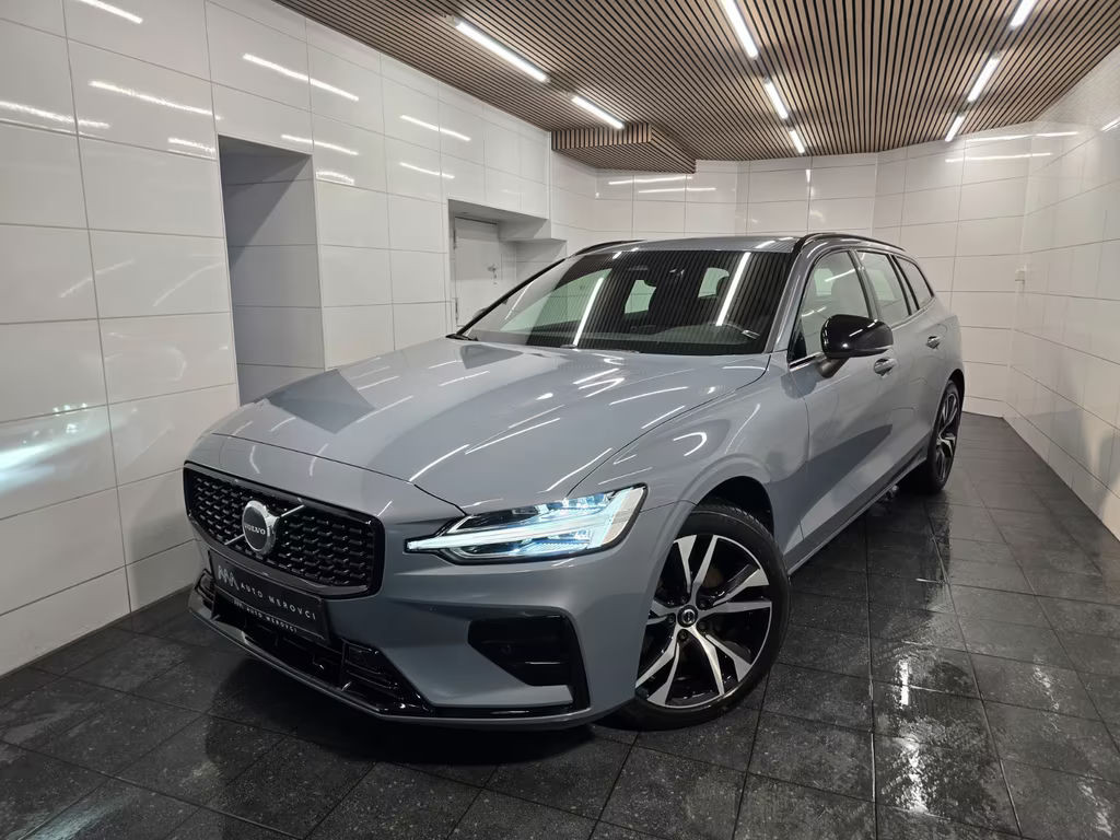 Volvo V60 Plus Dark