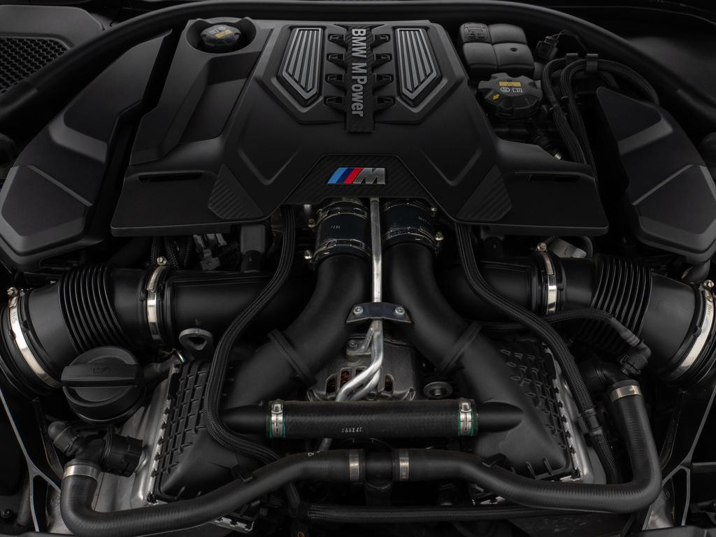BMW M8