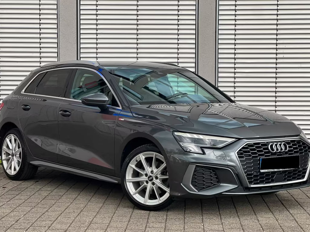 Audi A3 Sedan S-Line Hybride 40 TFSI