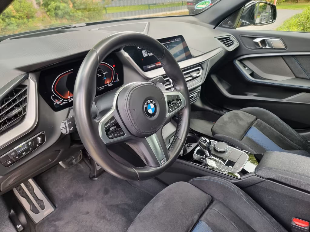 BMW M235