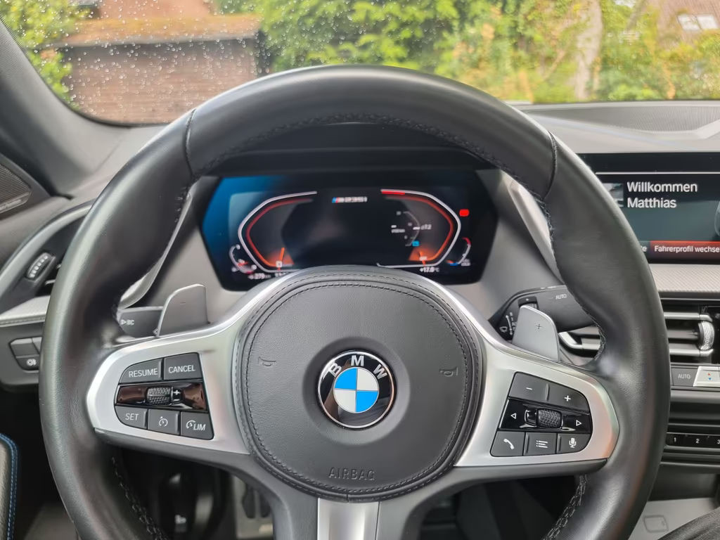 BMW M235