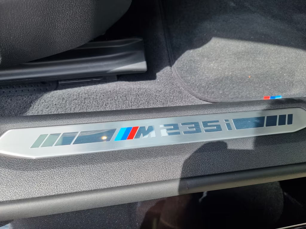 BMW M235