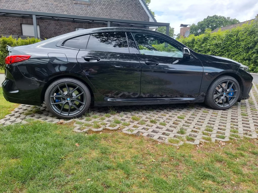BMW M235