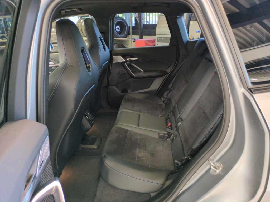 BMW iX1