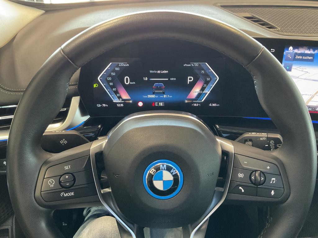 BMW iX1
