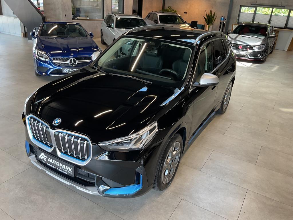 BMW iX1