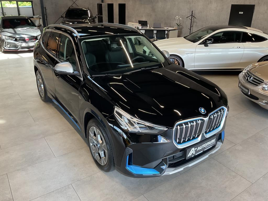 BMW iX1