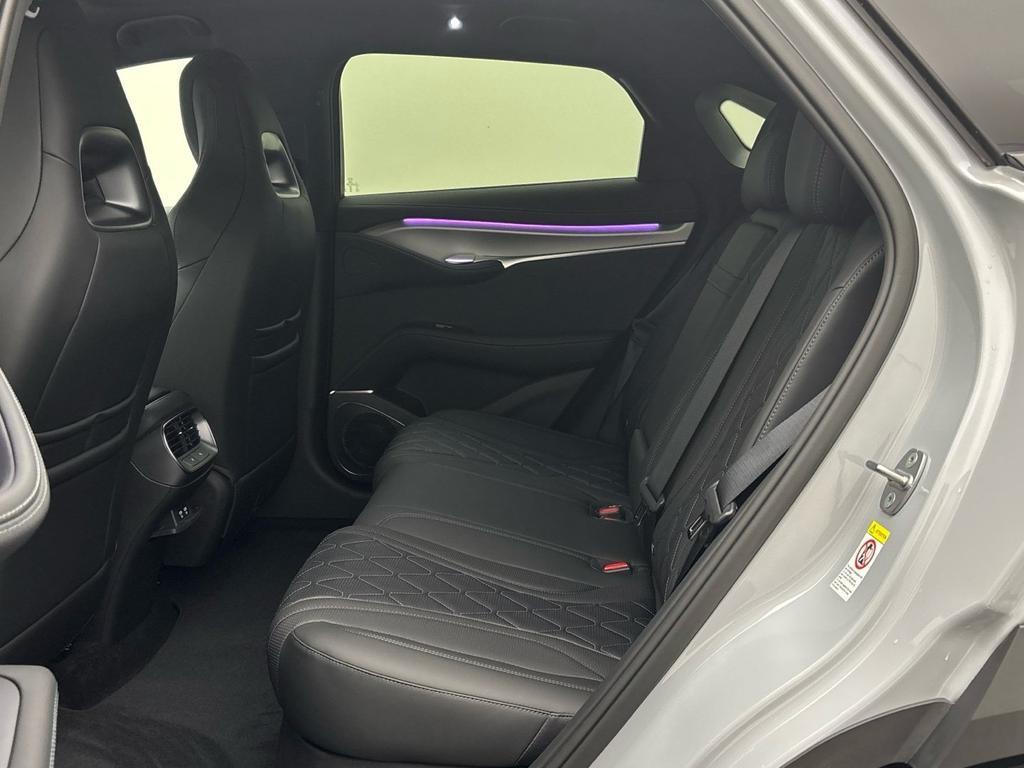 BYD Sealion 7