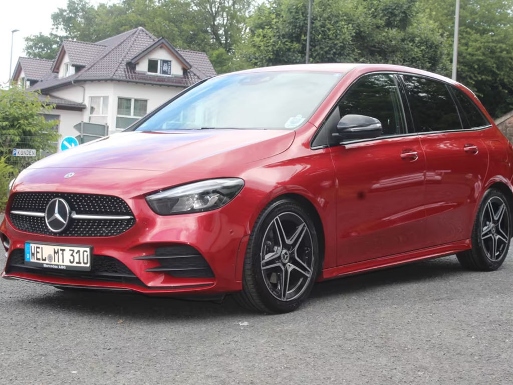 Mercedes-Benz B-Klasse B 180 AMG Line Sedan