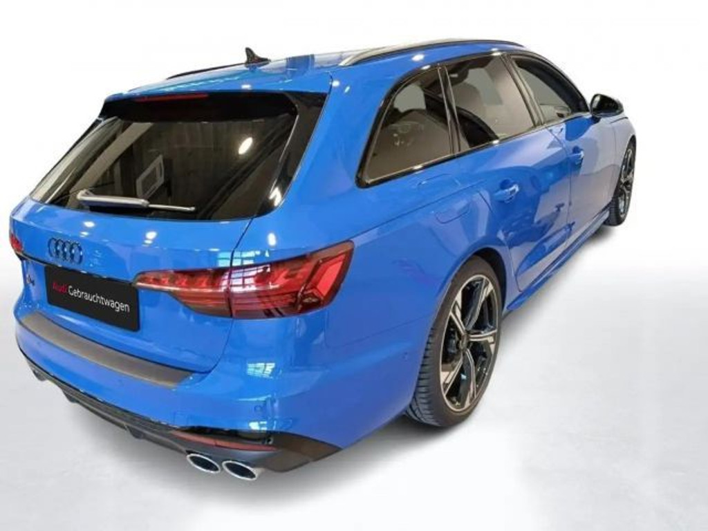 Audi S4